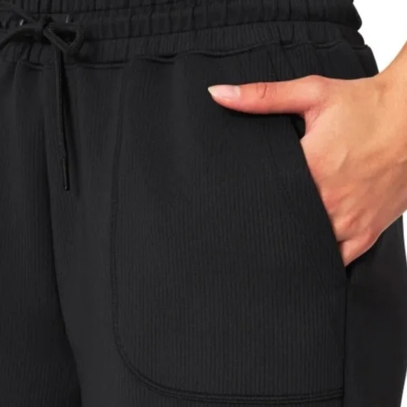 Mondetta Women's Dark Cargo Shorts. Soft Ribbed. - Picture 3 of 3